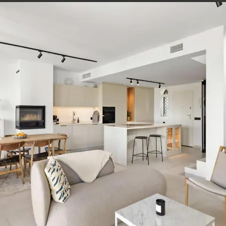 Se8 - Stylish Townhouse With Rooftop Terrace *