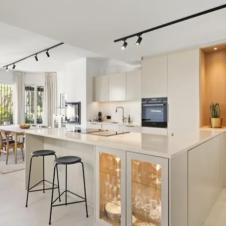 Se8 - Stylish Townhouse With Rooftop Terrace 펜션