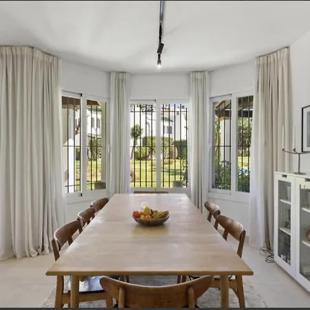 Se8 - Stylish Townhouse With Rooftop Terrace *