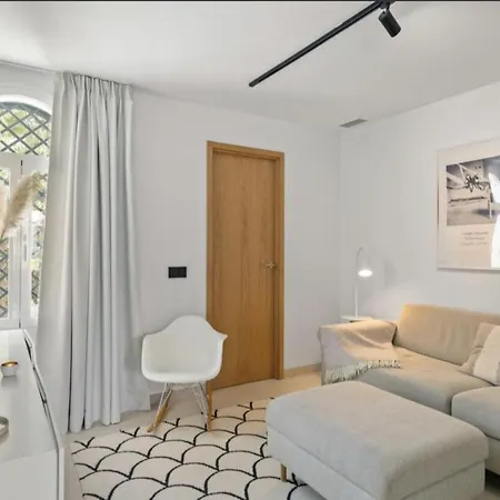 Prázdninový dům Se8 - Stylish Townhouse With Rooftop Terrace