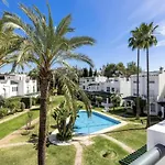 Будинок відпочинку Se8 - Stylish Townhouse With Rooftop Terrace Марбелья